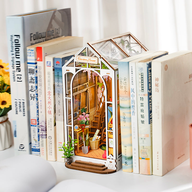 Book Nook Garden